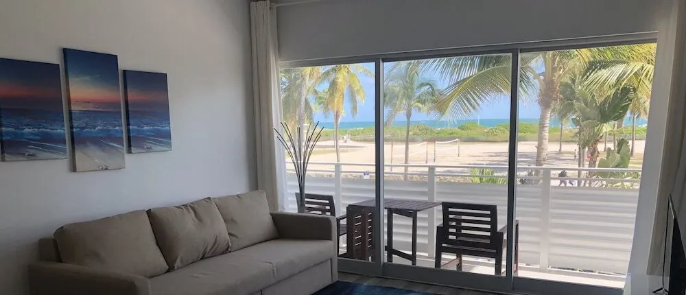 SoBe 12th and Ocean Suites