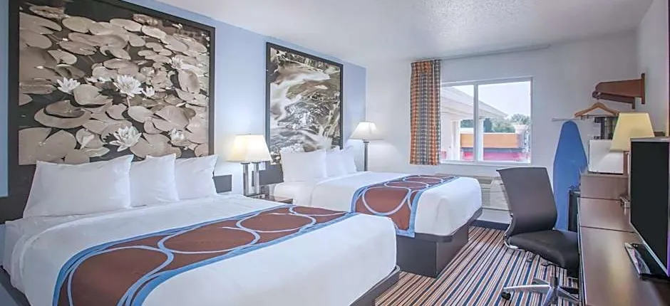 Super 8 by Wyndham Washington