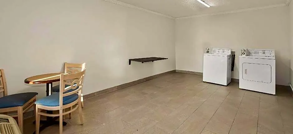 Rodeway Inn Lumberton Central