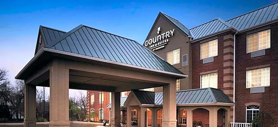 Country Inn & Suites by Radisson, Valparaiso, IN
