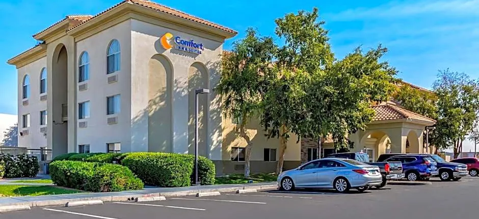 Comfort Inn & Suites Phoenix North / Deer Valley