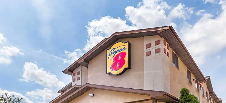 Super 8 by Wyndham Dunbar/Charleston Area