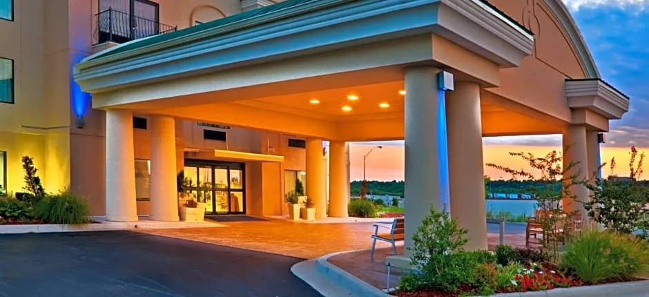 Holiday Inn Express Hotel & Suites Muskogee by IHG