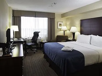 Holiday Inn and Suites Winnipeg Downtown