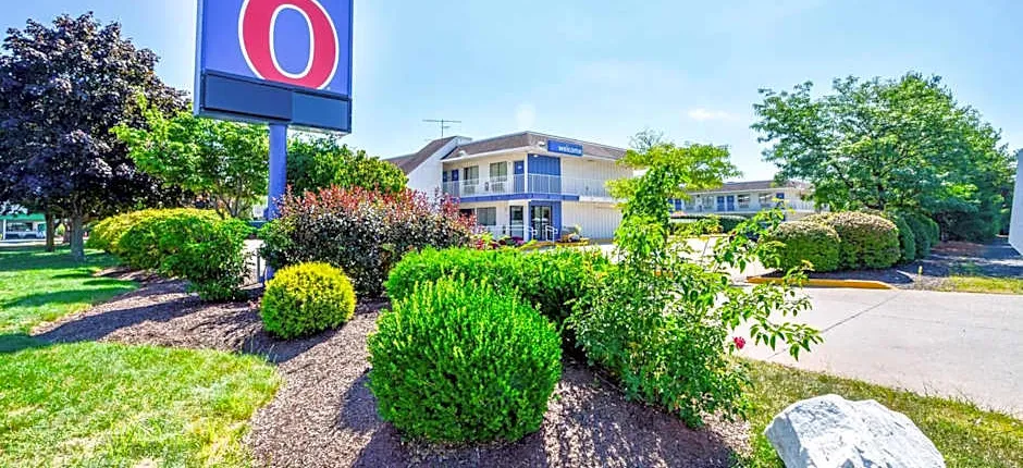 Motel 6-Windsor Locks, CT - Hartford