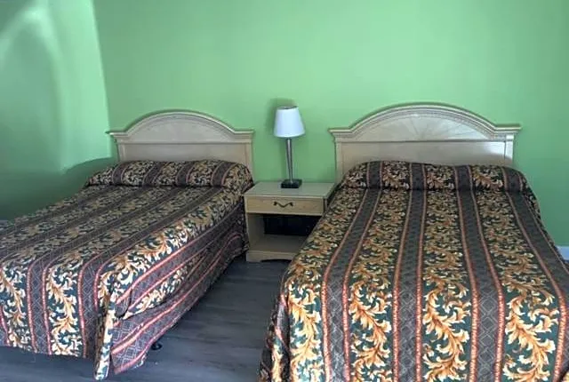 Flamingo Beach Inn