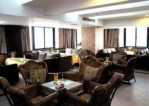 Zilongge Business Hotel