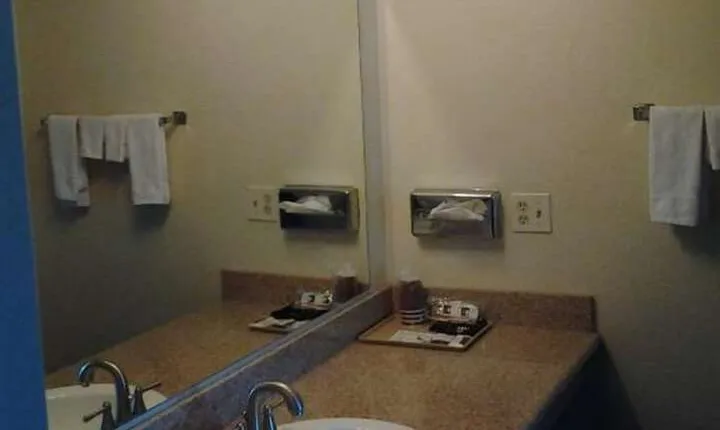 Holiday Motel Oakdale