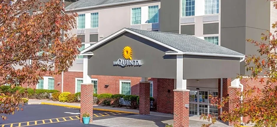 La Quinta Inn & Suites by Wyndham Stonington