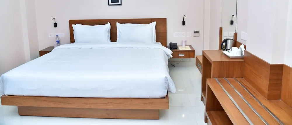 Navaratna Inn A Luxury Hotel