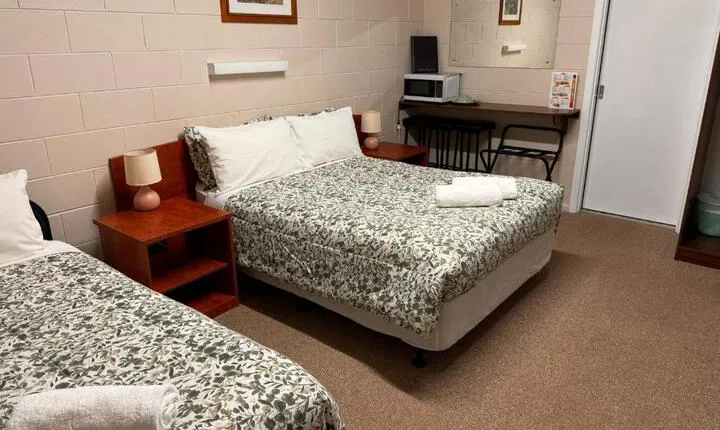 ALPINE COUNTRY MOTEL plus FREE COFFEE