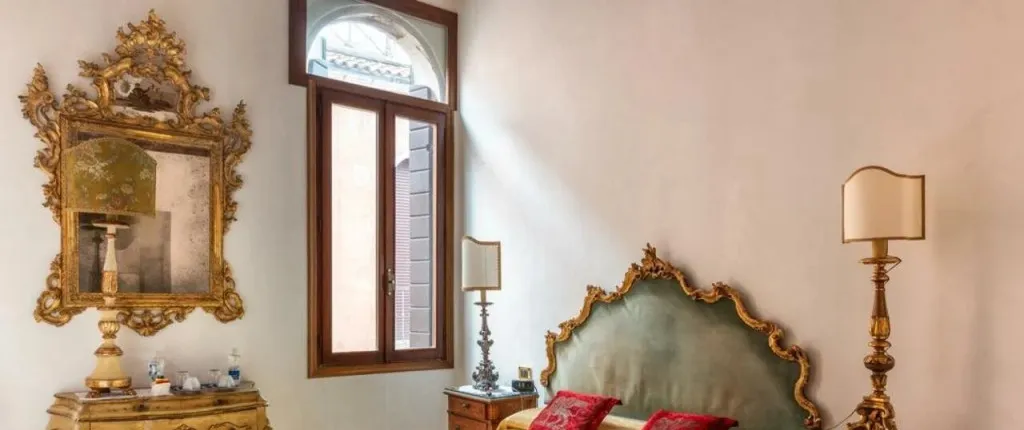 Luxury Venetian Rooms