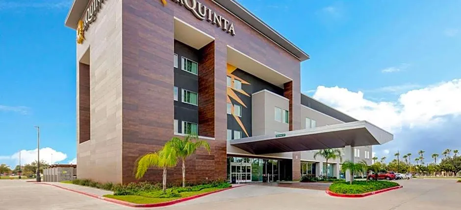 La Quinta Inn & Suites by Wyndham McAllen Convention Center