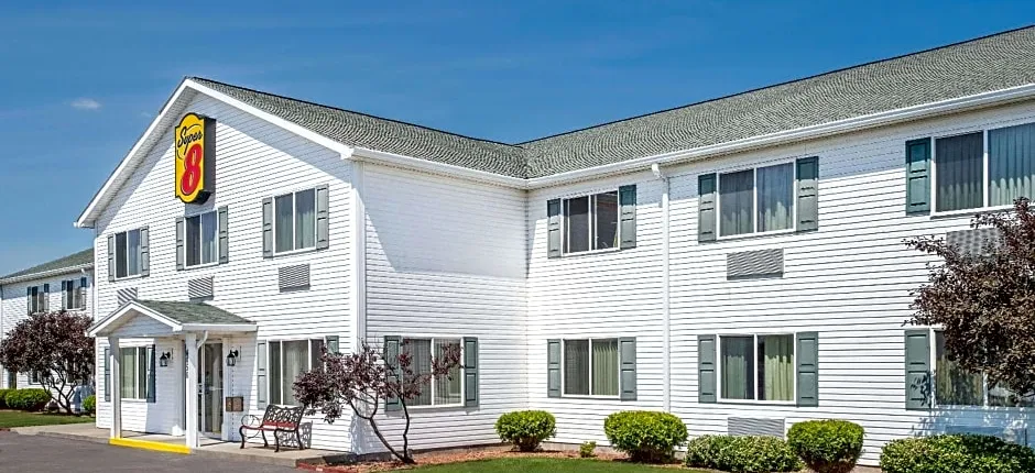 Super 8 by Wyndham Canandaigua