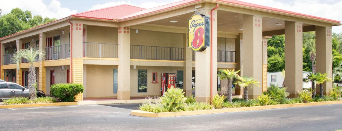 Super 8 by Wyndham Defuniak Springs
