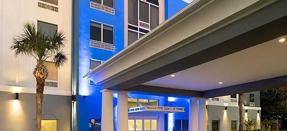 Holiday Inn Express St. Petersburg North / I-275 By IHG