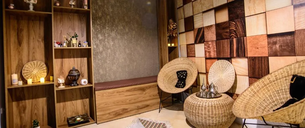 SUITE HTL LES CHARMILLES & SPA