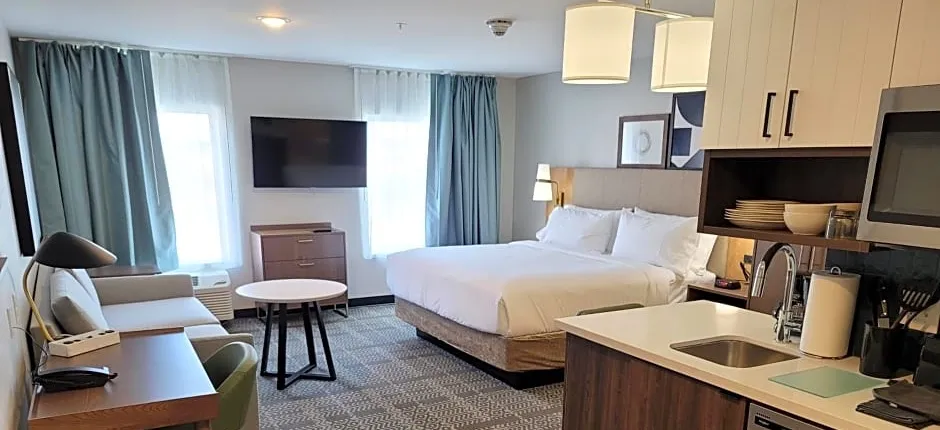 Staybridge Suites Louisville Expo Center