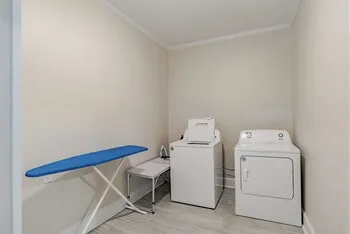 Midtown Cottage Haute on Hannon, Mobile