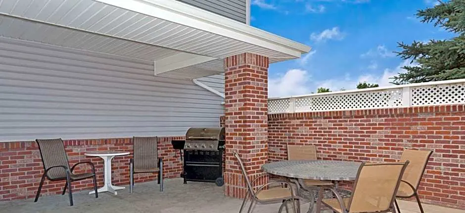 Super 8 by Wyndham Windsor