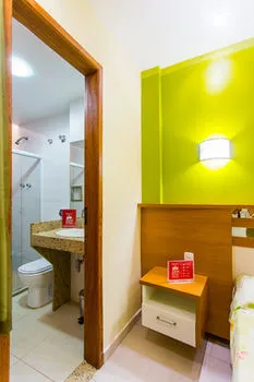 ZEN Rooms Ferreira Viana