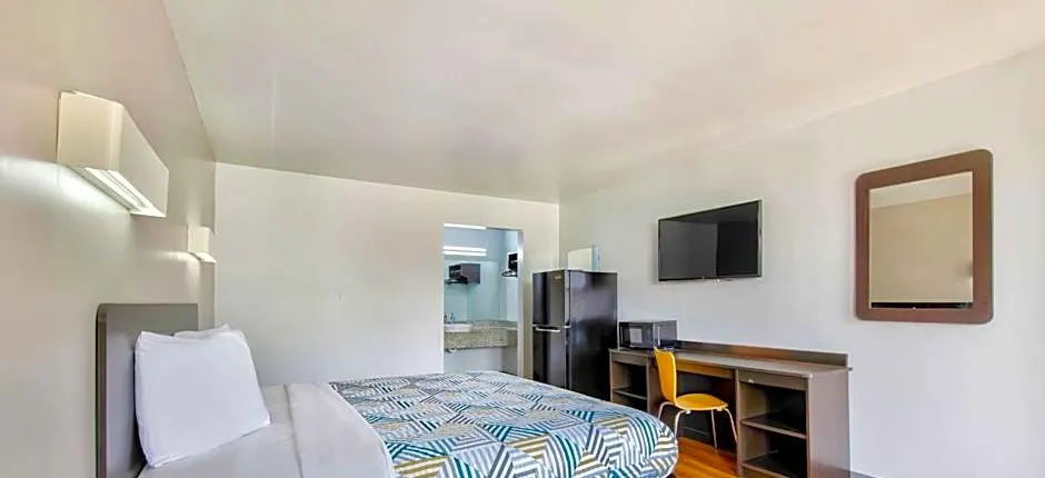 Motel 6-Conyers, GA