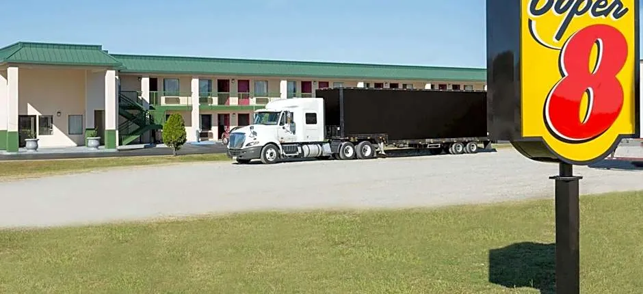 Super 8 by Wyndham Ashburn