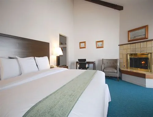 Cannery Row Inn