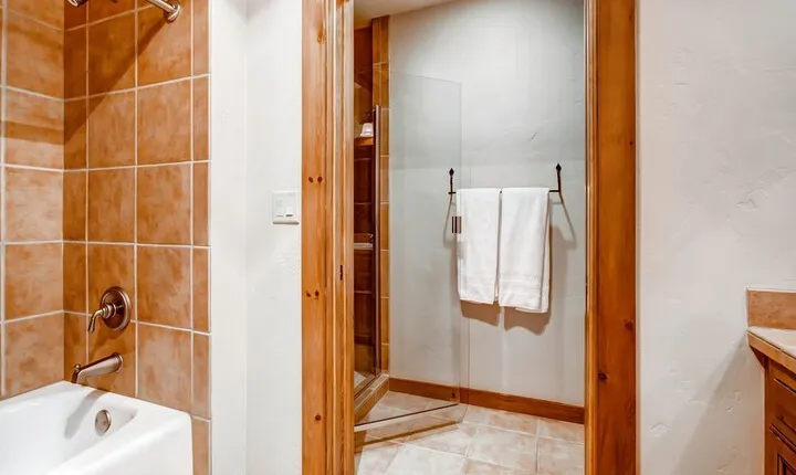 Mountain Thunder Lodge 5201 Gondola to Lifts by RedAwning