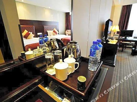 Guiyang Forest Hotel (Provincial Government Qianling Park)