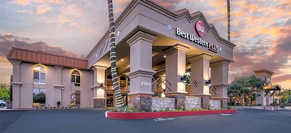 Best Western Plus Hilltop Inn