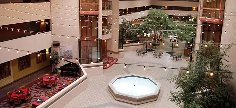 Ramada by Wyndham Viscount Suites Tucson East