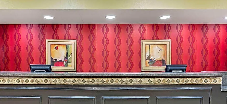 La Quinta Inn & Suites by Wyndham Canton