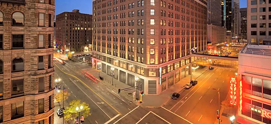 Embassy Suites By Hilton Minneapolis Downtown Hotel