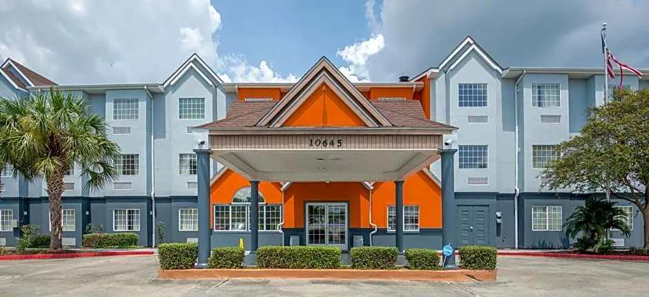 Trident Inn and Suites