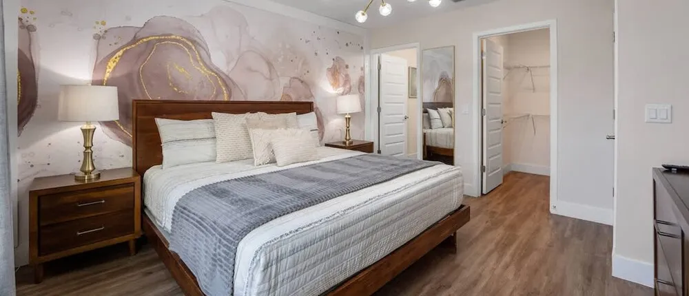 New Listing - Modern Decor 4 BR Townhouse