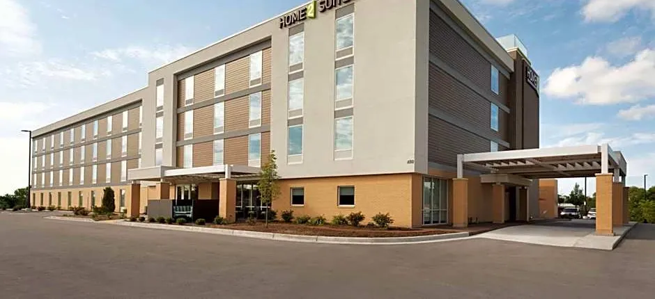 Home2 Suites by Hilton Milwaukee Brookfield