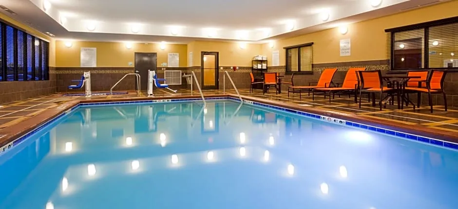 Holiday Inn Express & Suites Davenport North By IHG