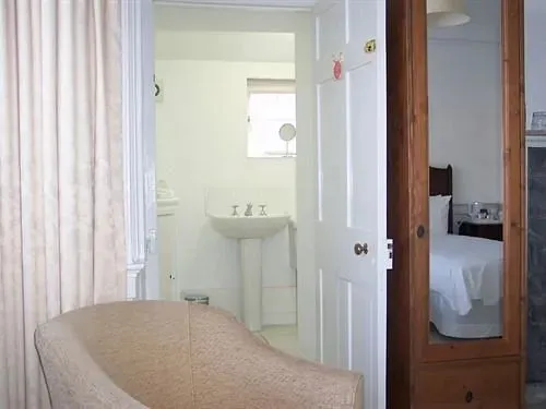 Rounceval House Hotel