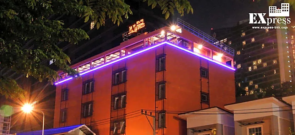 The Express Bangkok Hostel