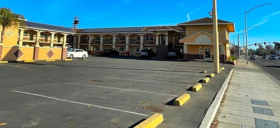 America's Deluxe Inn