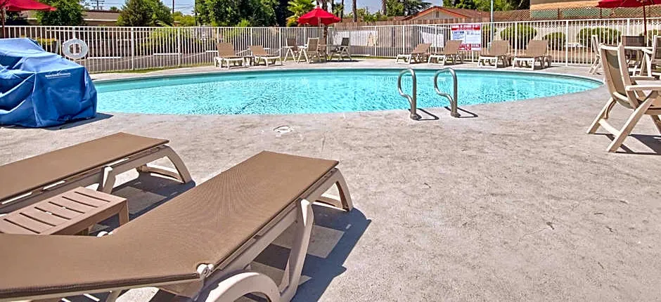 Motel 6-Fresno, CA - Blackstone North