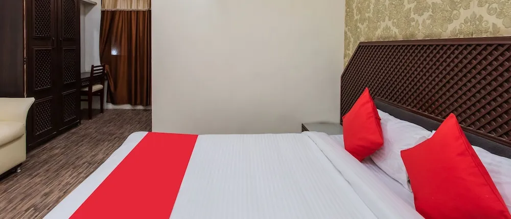 OYO 24547 Hotel Vishwas Bar and Club Resort
