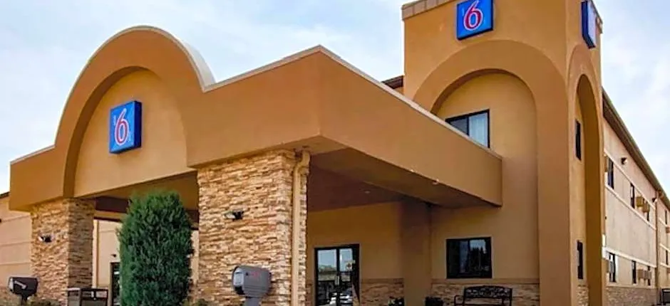 Studio 6 - Minot, ND