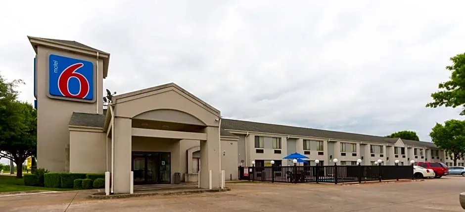 Motel 6-Dallas, TX - Northeast