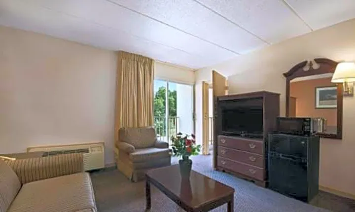 Days Inn by Wyndham Birmingham Vestavia Hills