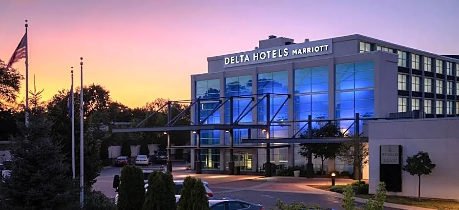 Delta Hotels by Marriott Milwaukee Northwest