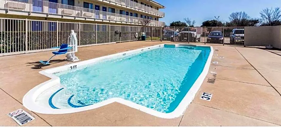 Motel 6-Garland, TX - Dallas