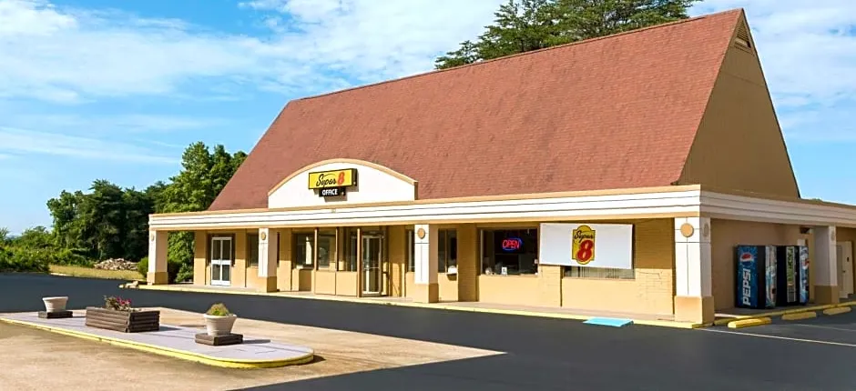 Super 8 by Wyndham Asheville Airport