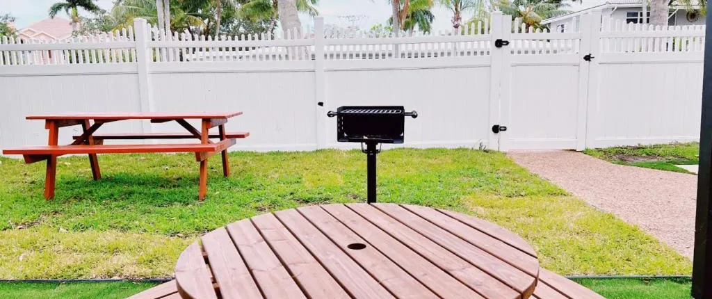 The Leeward Apartments By Lowkl